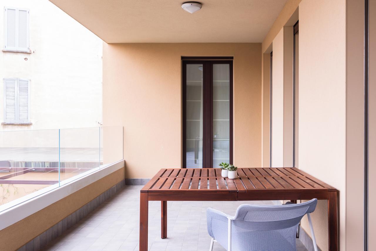 Altido Lovely 1-Bed Flat With Balcony & Free Parking Milão Exterior foto
