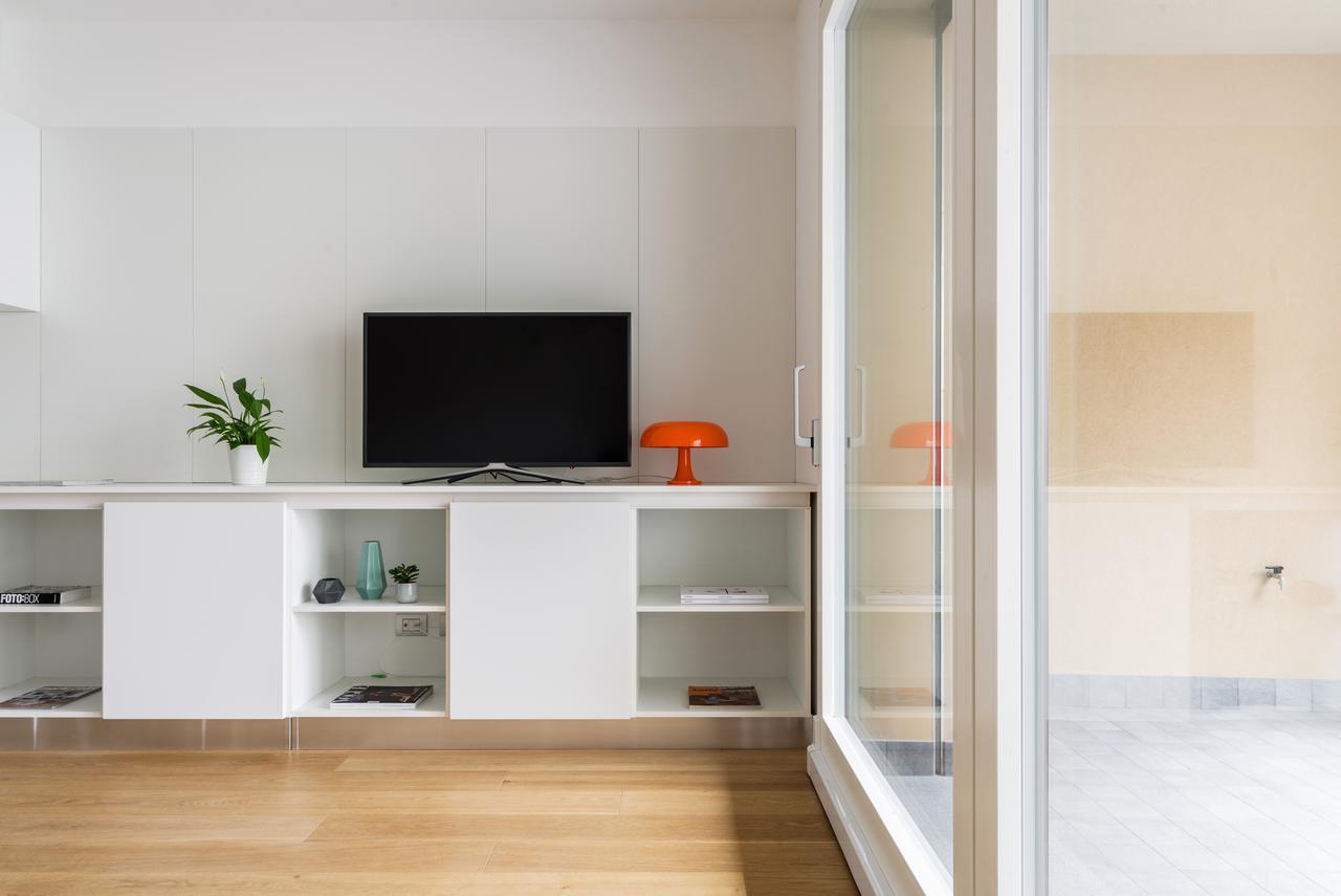 Altido Lovely 1-Bed Flat With Balcony & Free Parking Milão Exterior foto