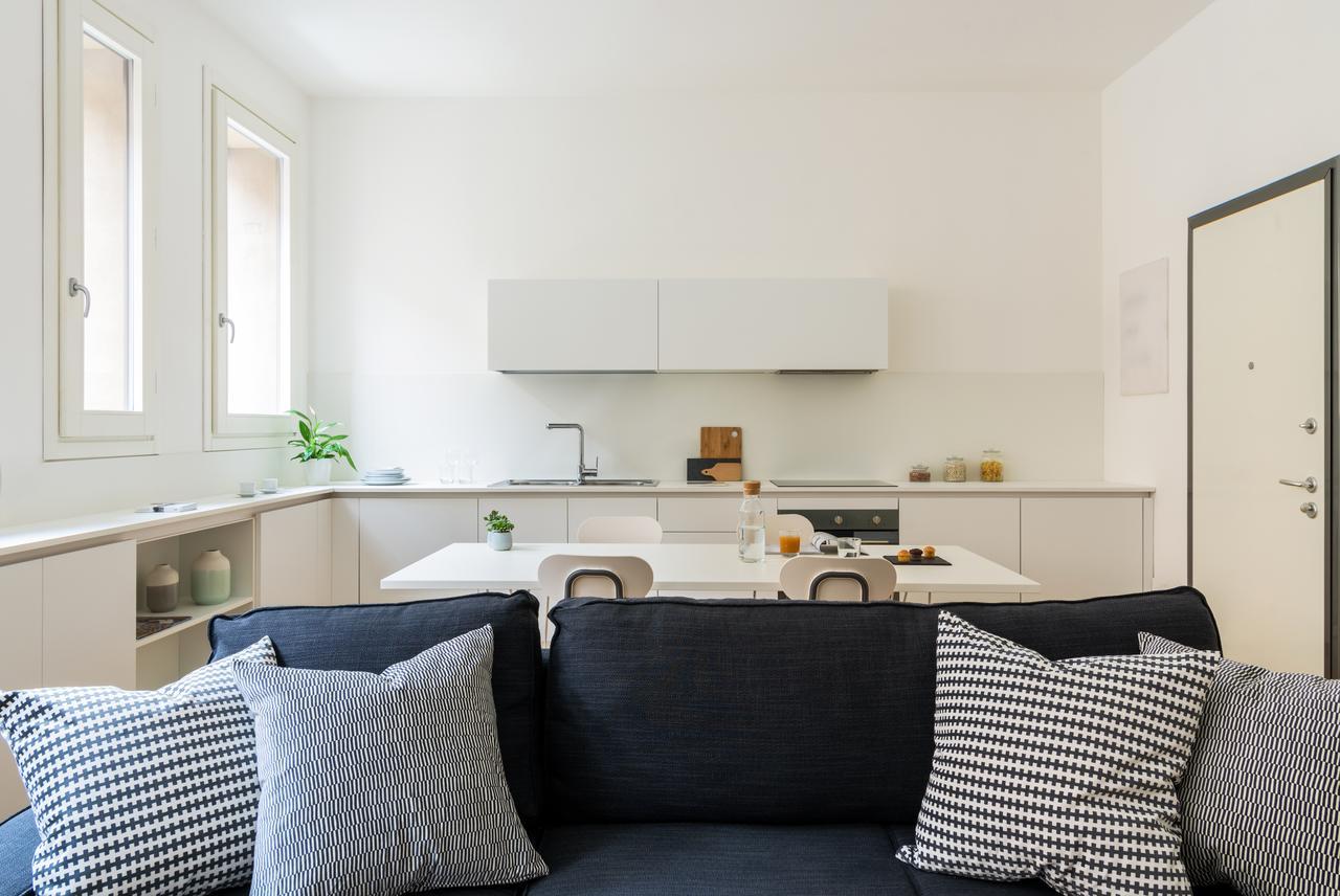 Altido Lovely 1-Bed Flat With Balcony & Free Parking Milão Exterior foto
