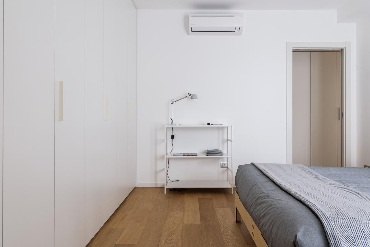 Altido Lovely 1-Bed Flat With Balcony & Free Parking Milão Exterior foto
